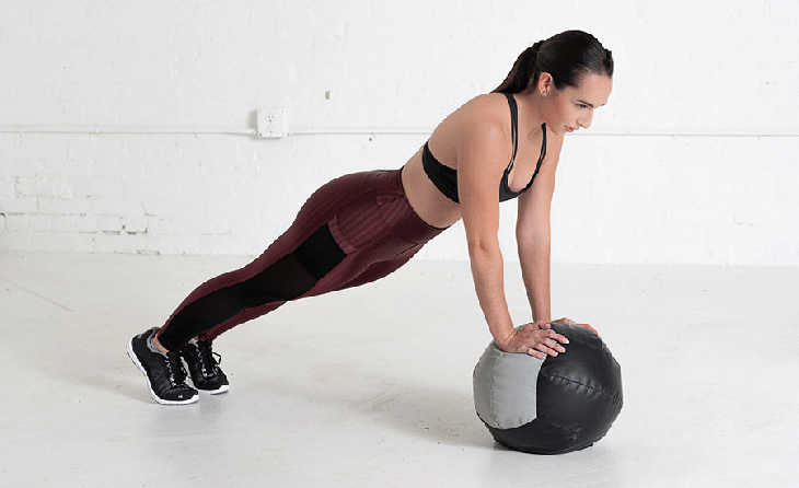 Medicine-Ball-Push-Up Medicine-Ball Triceps Push-Up for Medicine Ball Refresher Course