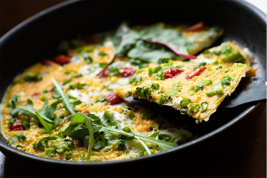 Asparagus and sun-dried tomato frittata