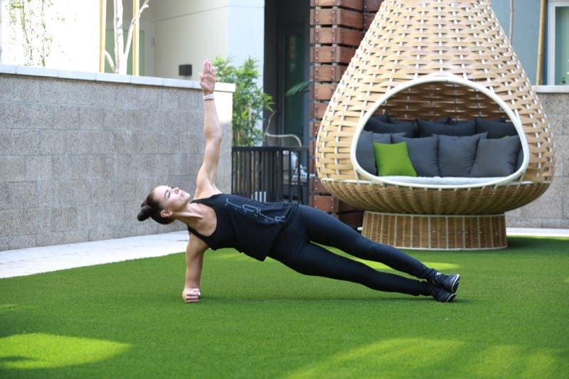 #5a Start DT Lalo Fuentes Oxygen Magazine-1553 side plank with rotation