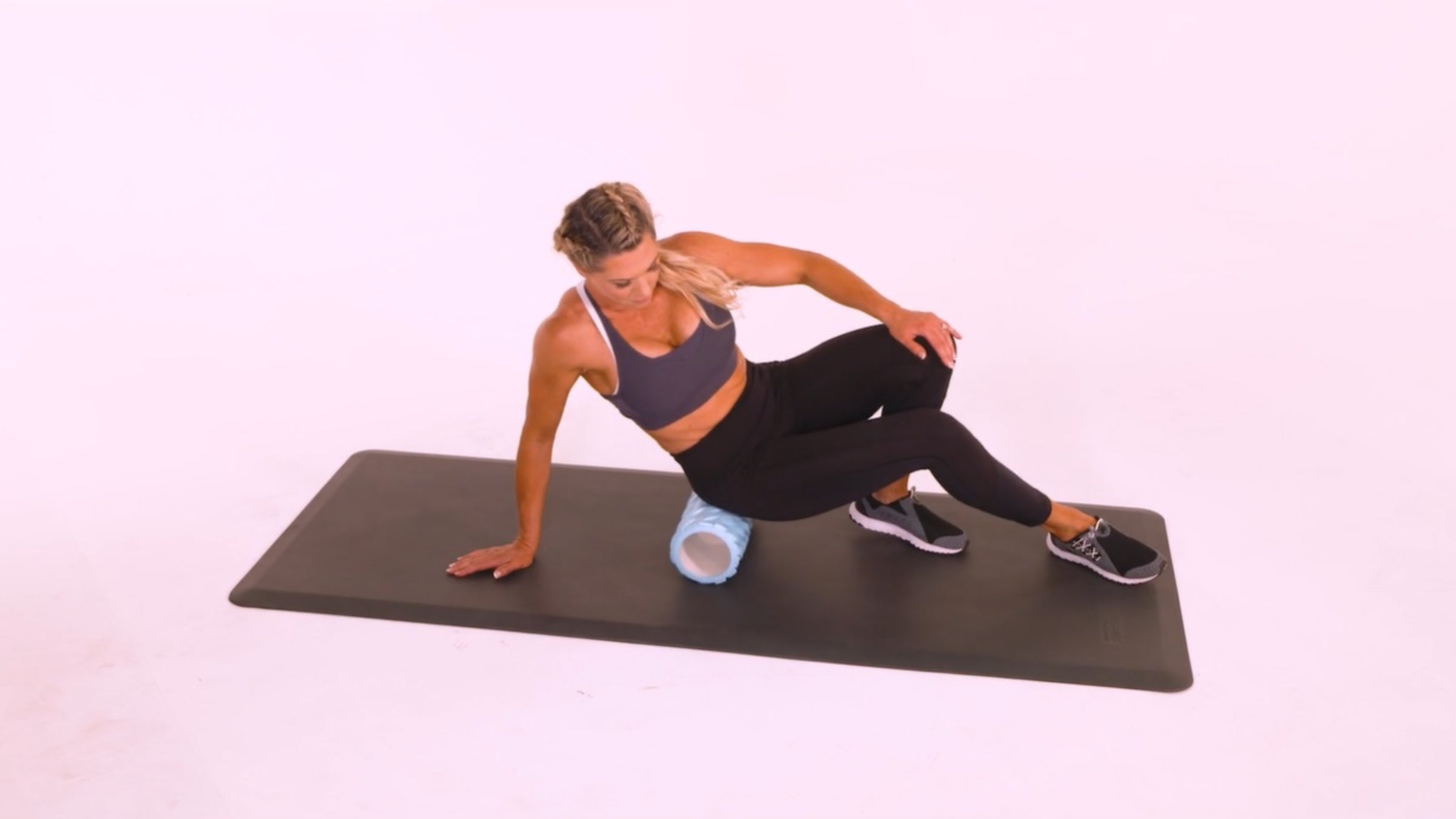 seated foam roller glute technique proper form