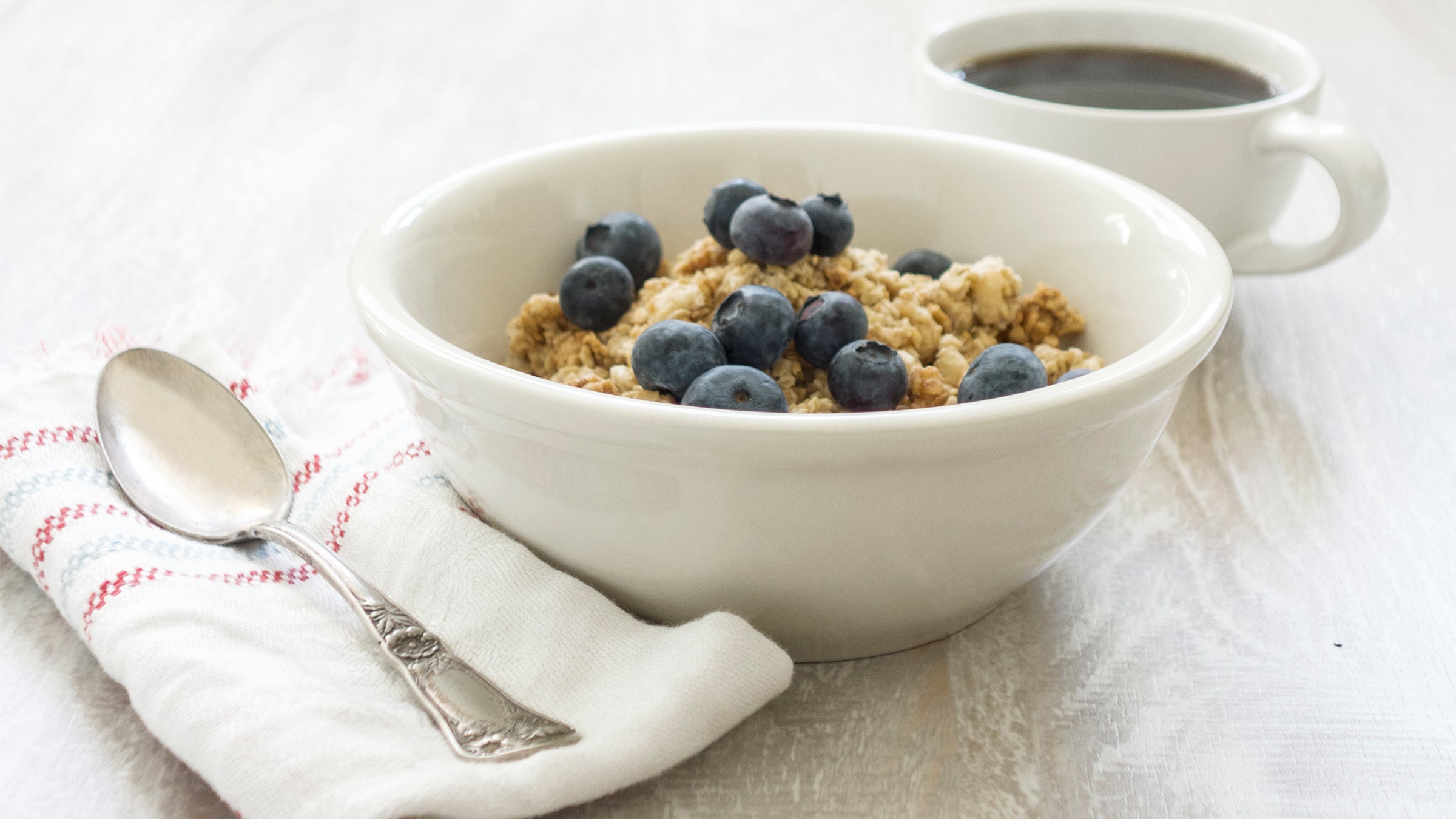 Oatmeal with Almonds Blueberries and Hempseeds